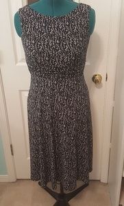 Size 6 sleeveless tea length Jessica Howard floral